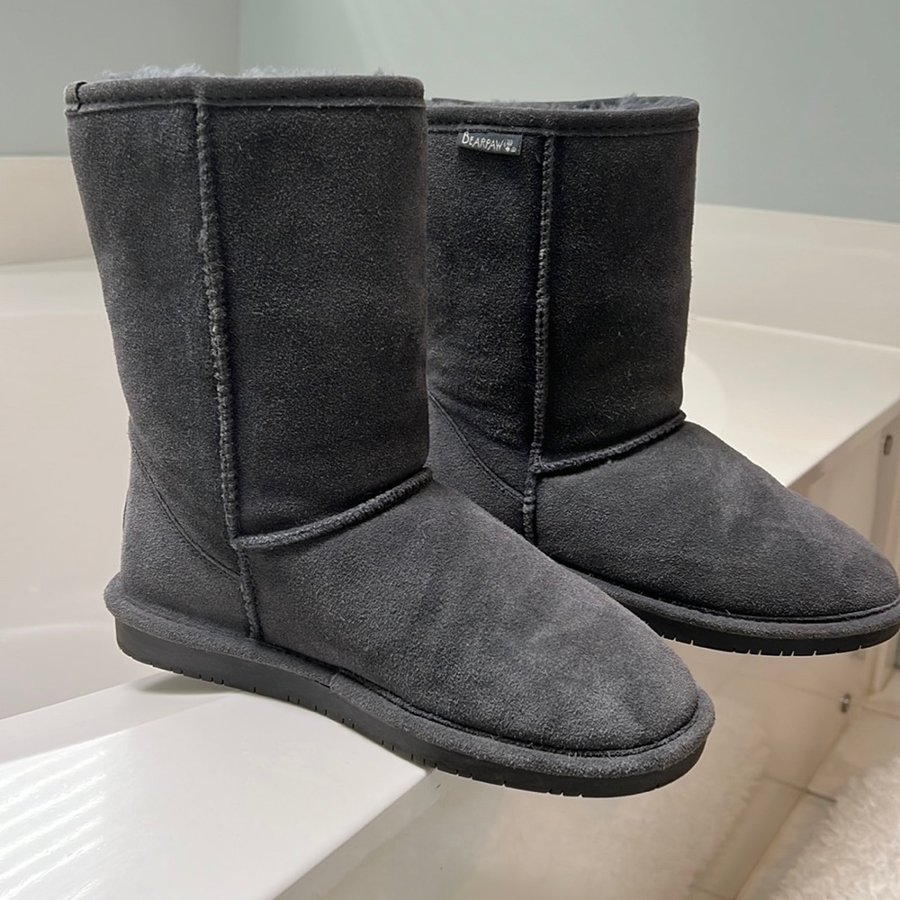 BearPaw Grey Fur-lined Boots - Size 7 - EUC